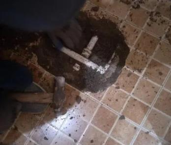 丁青卫生间漏水维修公司为您分享下卫生间渗水如何处理及注意事项