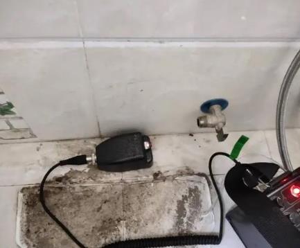 丁青屋顶漏水维修公司分享下卫生间漏水的危害及解决方法